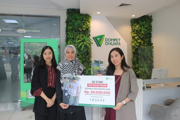 Deca Group menyalurkan donasi untuk Palestina melalui Dompet Dhuafa