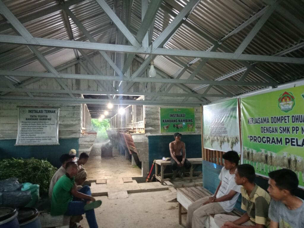 pertanian4 dompet dhuafa penerima beasiswa pelajar berdaya asah keterampilan membuat silase