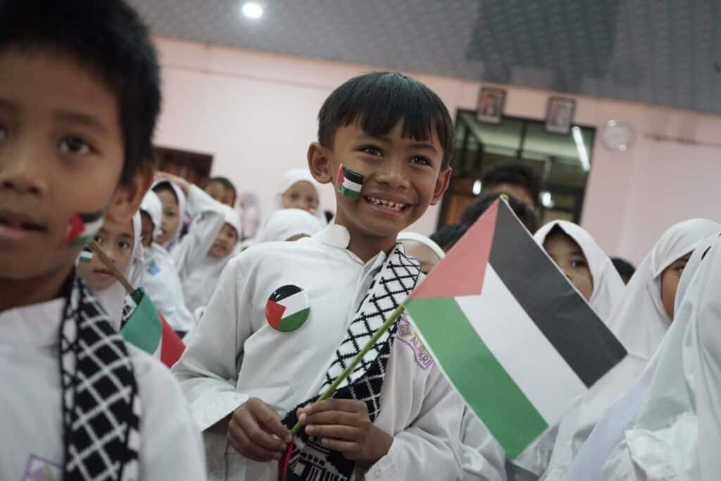 sekolah islam fitrah alfikri titipkan amanah untuk palestina 6 dompet dhuafa Sekolah Islam Fitrah Al-Fikri Titipkan Amanah untuk Palestina