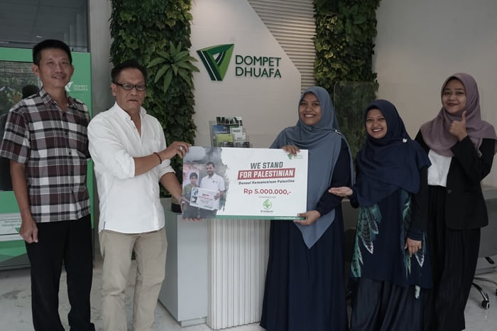 dr Kadyrov Skincare Serahkan Donasi Kemanusiaan Melalui Dompet Dhuafa