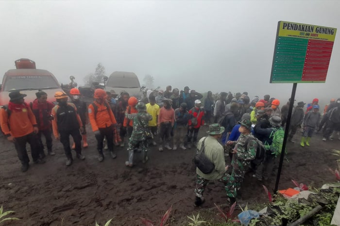DMC Dompet Dhuafa dalam peristiwa erupsi Gunung Marapi