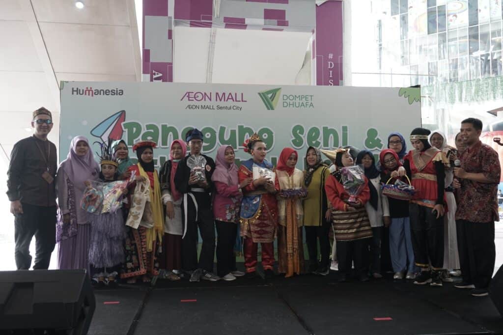 LPM Dompet Dhuafa menggelar Panggung Seni Karya Anak Hebat di Hari Disabilitas Internasional