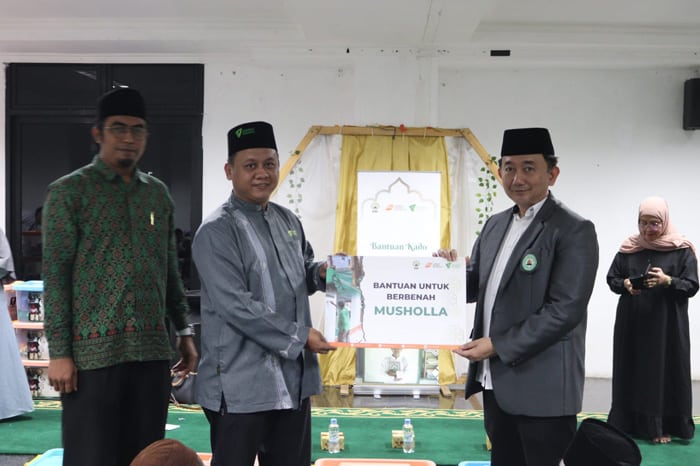 apresiasi untuk ustaz ade2 dompet dhuafa Apresiasi untuk Ustaz Ade, guru ngaji