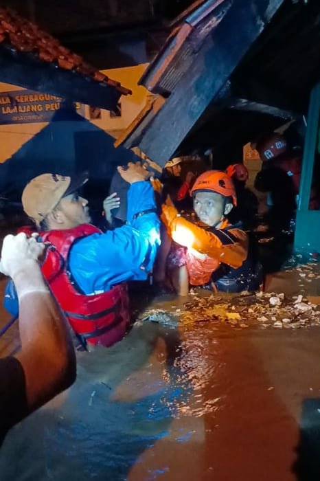 banjir bandang di bandung