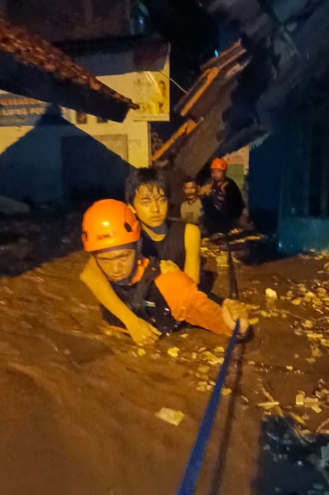 banjir bandang di bandung