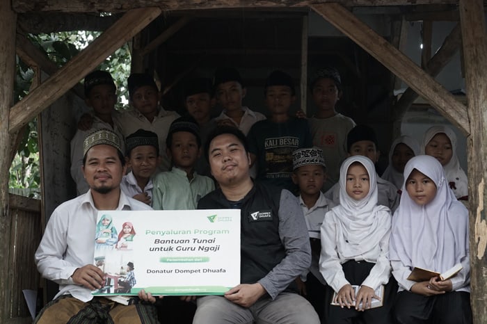 guru ngaji6 dompet dhuafa bantuan untuk guru ngaji, Ustaz Apipi