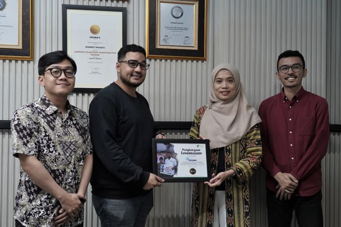mizan group amanahkan donasi masyarakat untuk palestina2 dompet dhuafa Mizan Group Amanahkan Donasi Masyarakat untuk Palestina