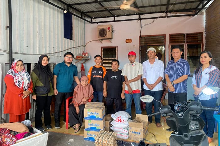 paket sembako korban kebakaran1 dompet dhuafa Dompet Dhuafa salurkan paket sembako untuk penyintas kebakaran.
