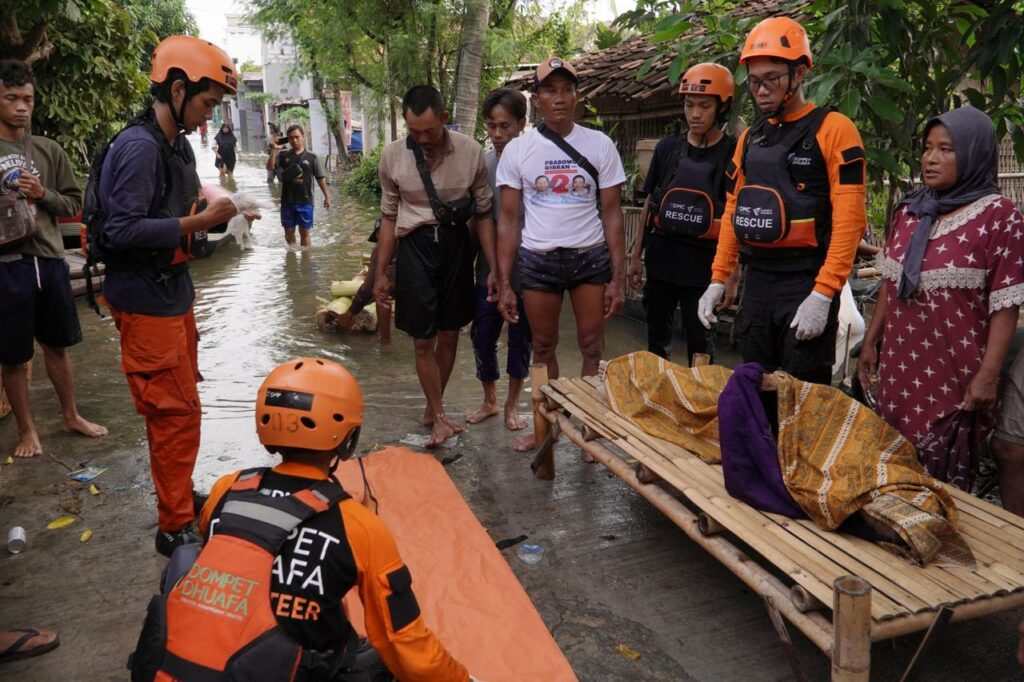 banjir demak 2 dompet dhuafa Tim Dompet Dhuafa respons cepat bencana Banjir Demak