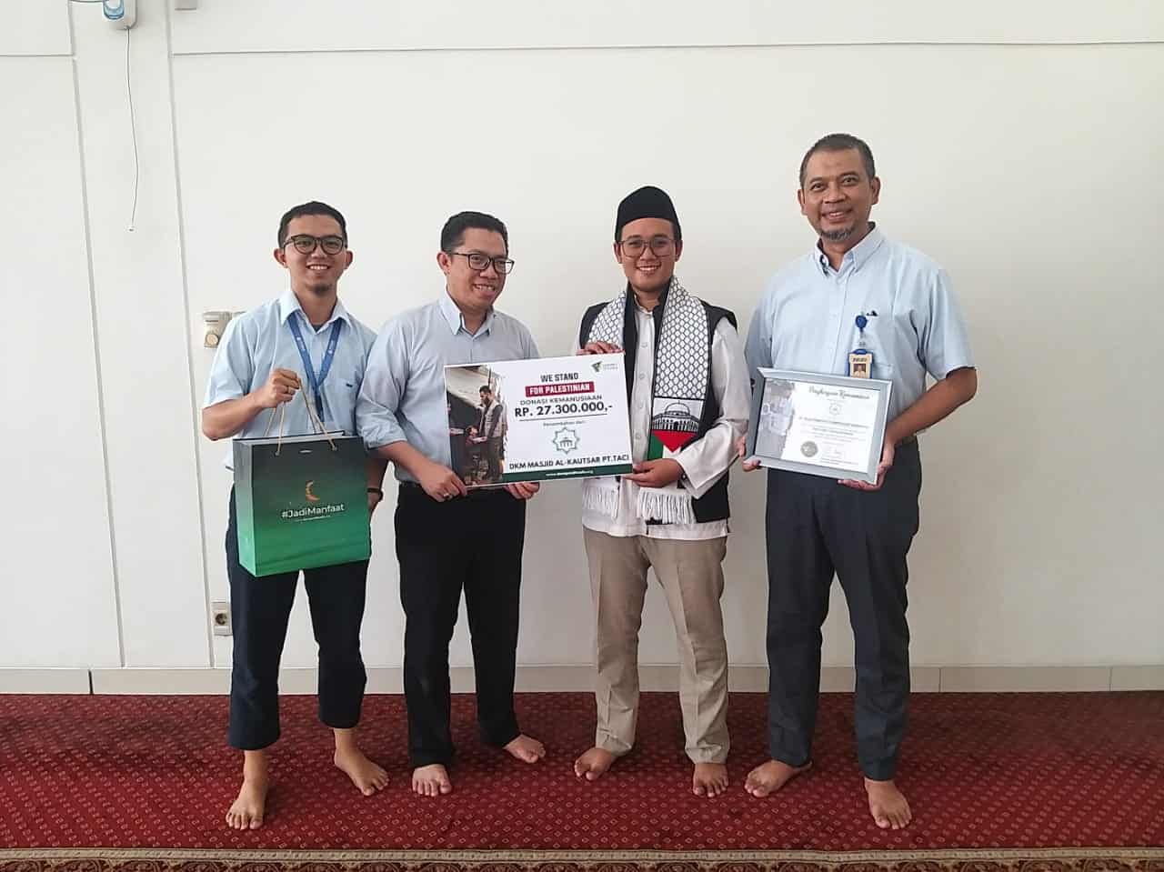 masjid alkautsar pt taci salurkan bantuan melalui dompet dhuafa1 dompet dhuafa Masjid Al-Kautsar PT TACI Salurkan Bantuan Melalui Dompet Dhuafa