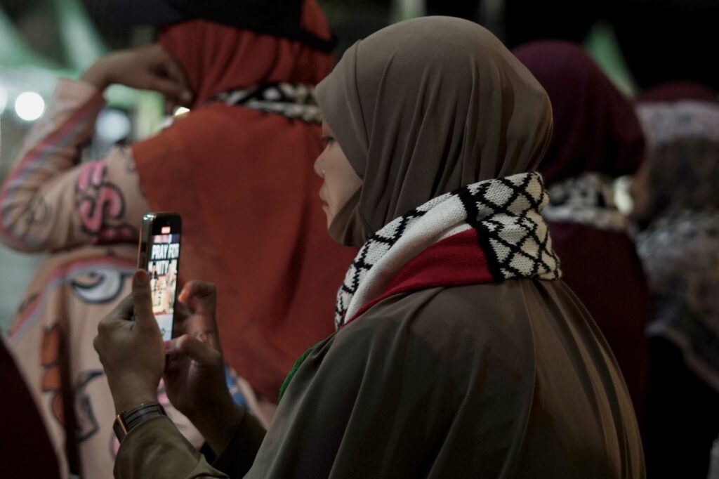 Pray for Humanity Jilid 4