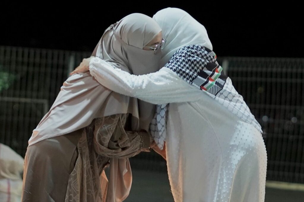 Hadiah Cinta untuk Palestina dalam acara Pray for Humanity Jilid 4