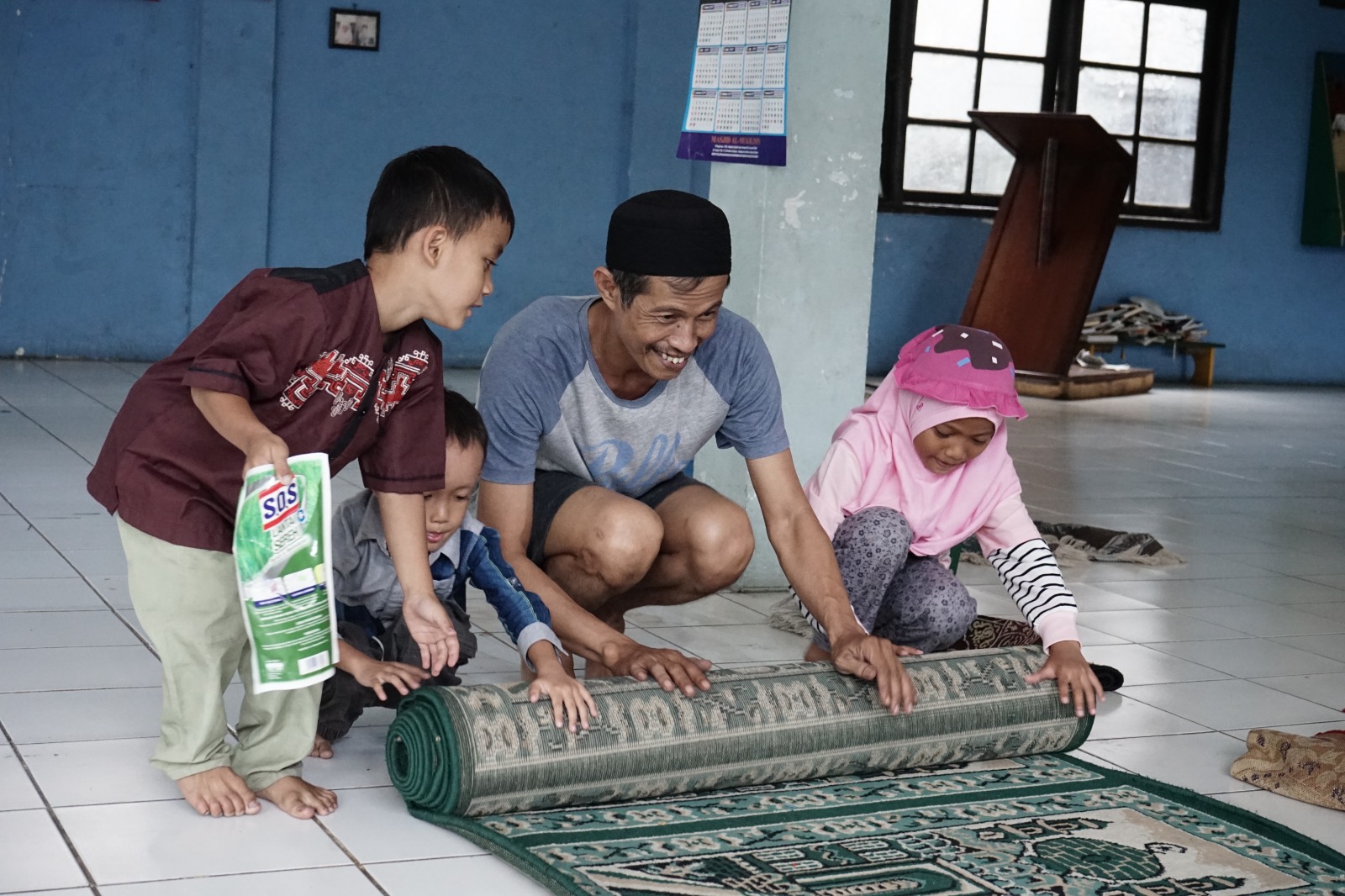 sos anti bacterial gulirkan aksi bersihbersih 2 dompet dhuafa SOS Anti Bacterial Gulirkan Aksi Bersih-Bersih