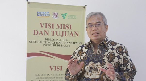 yudi latiff di stim budi bakti1 dompet dhuafa Yudi Latif isi kuliah umum di STIM Budi Bakti