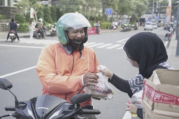 army indonesia1 dompet dhuafa ARMY Indonesia berbagi takjil
