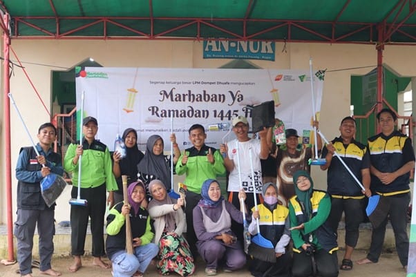aksi bersih masjid7 dompet dhuafa Aksi Bersih-Bersih Masjid