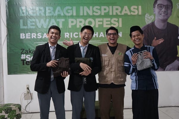 berbagi inspirasi lewat profesi14 dompet dhuafa Ricky Harun Berbagi Inspirasi Lewat Profesi