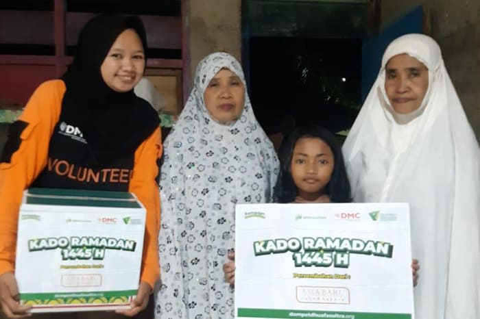 kado ramadan untuk penyintas banjir kendari1 dompet dhuafa Kado Ramadan untuk Penyintas Banjir Kendari
