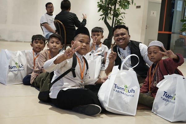 muliakan yatim11 dompet dhuafa