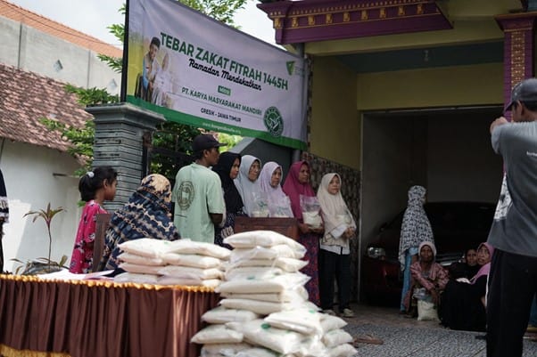 Tebar Zakat Fitrah Gresik