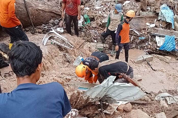 Banjir dan longsor Pesisir Selatan, Dompet Dhuafa gelar operasi pencarian