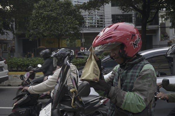 berbagi takjil5 dompet dhuafa Dompet Dhuafa berbagi takjil di hari Jumat bulan Ramadan 1445 H