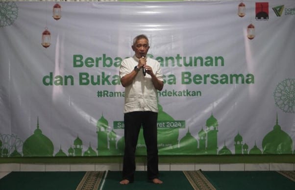berbagi santunan dan buka puasa bersama2 dompet dhuafa KMC dan Dompet Dhuafa Berbagi Santunan dan Buka Puasa Bersama