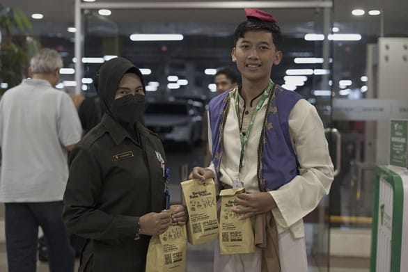 berbagi takjil di botani square6 dompet dhuafa Berbagi Takjil di Botani Square