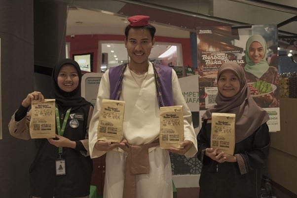 berbagi takjil di the park pejaten1 dompet dhuafa Berbagi Takjil di The Park Pejaten
