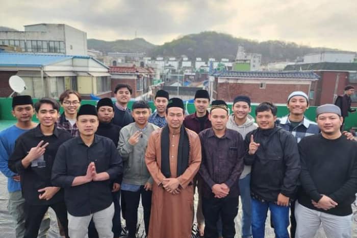 dai ambassador dompet dhuafa rayakan idulfitri di korea selatan 7 dompet dhuafa Dai Ambassador Dompet Dhuafa Rayakan Idulfitri di Korea Selatan