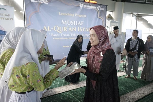mushaf alquran isyarat1 dompet dhuafa Mushaf Al-Quran Isyarat