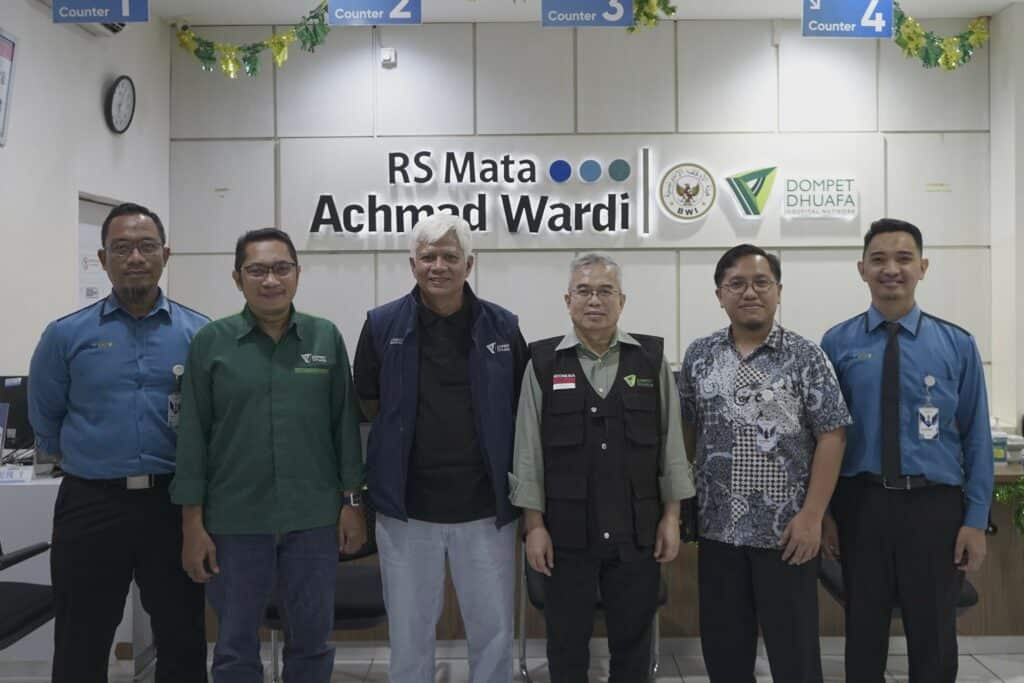 Yudi Latief Kunjungi RS Mata Achmad Warni