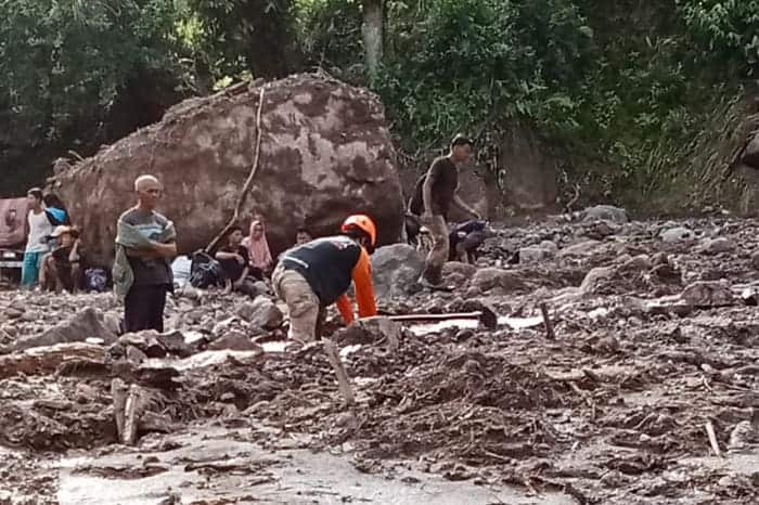 banjirdanlongsordipesisirselatan4 dompet dhuafa