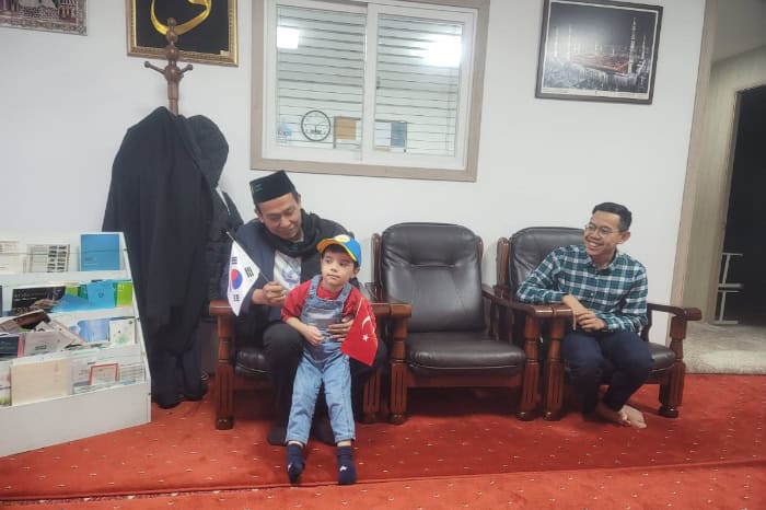 dai ambassador dompet dhuafa korea selatan 5 dompet dhuafa Dai Ambassador Dompet Dhuafa Korea Selatan mengunjungi Madrasa Korea Islamic Cultural Center (KICC)