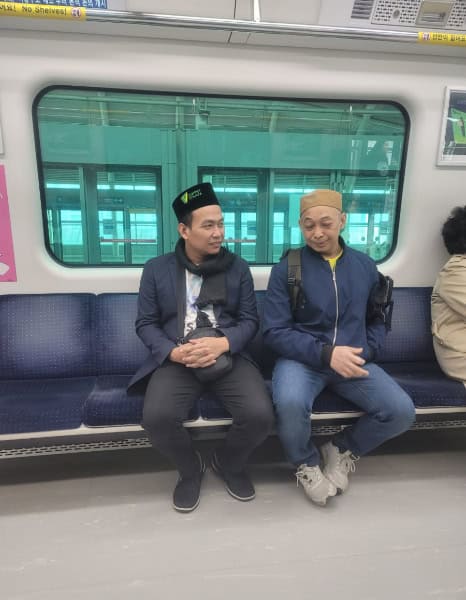 dai ambassador dompet dhuafa korea selatan 6 dompet dhuafa Pengalaman Dai Ambassador Dompet Dhuafa menaiki Subway Korea Selatan
