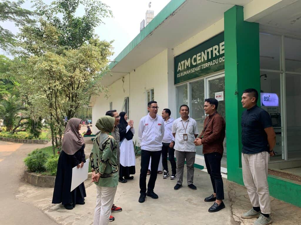donasi untuk palestina dari para pengusaha british propolis4 dompet dhuafa Donasi untuk Palestina dari para pengusaha British Propolis