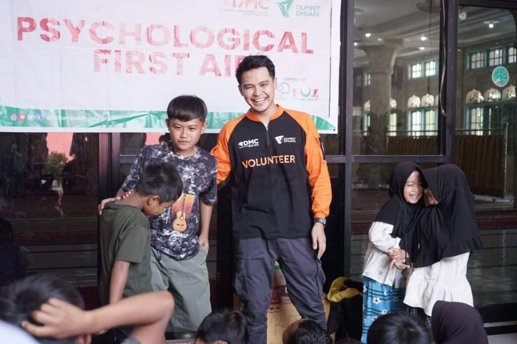 harapan di tengah bencana galodo5 dompet dhuafa Harapan di tengah bencana Galodo, bersama Aiman Ricky