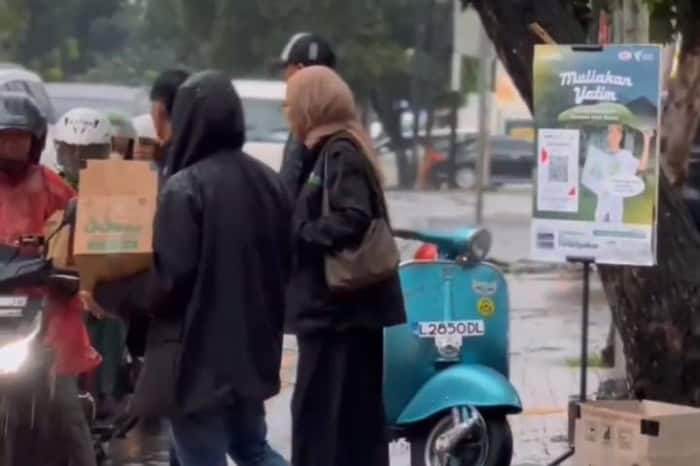 komunitas vespa 60s berbagi takjil dompet dhuafa Komunitas Vespa 60s Berbagi Takjil