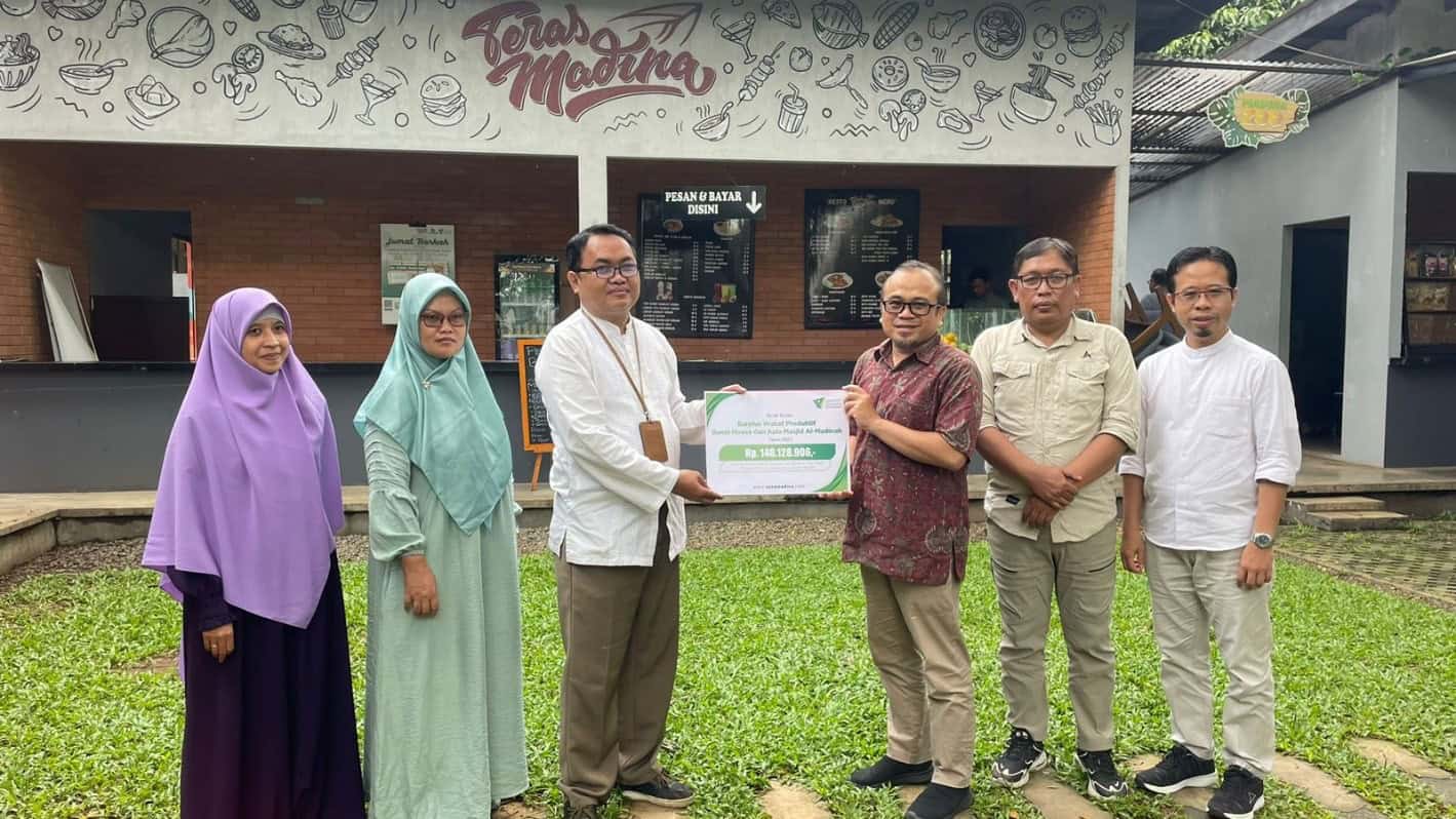 penyerahan surplus wakaf1 dompet dhuafa Penyerahan Surplus Wakaf Zona Madina