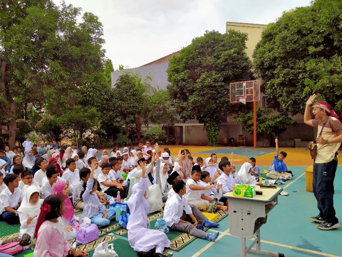 sd avicenna salurkan bantuan alquran braille2 dompet dhuafa SD Avicenna Salurkan Bantuan Al-Qur'an Braille