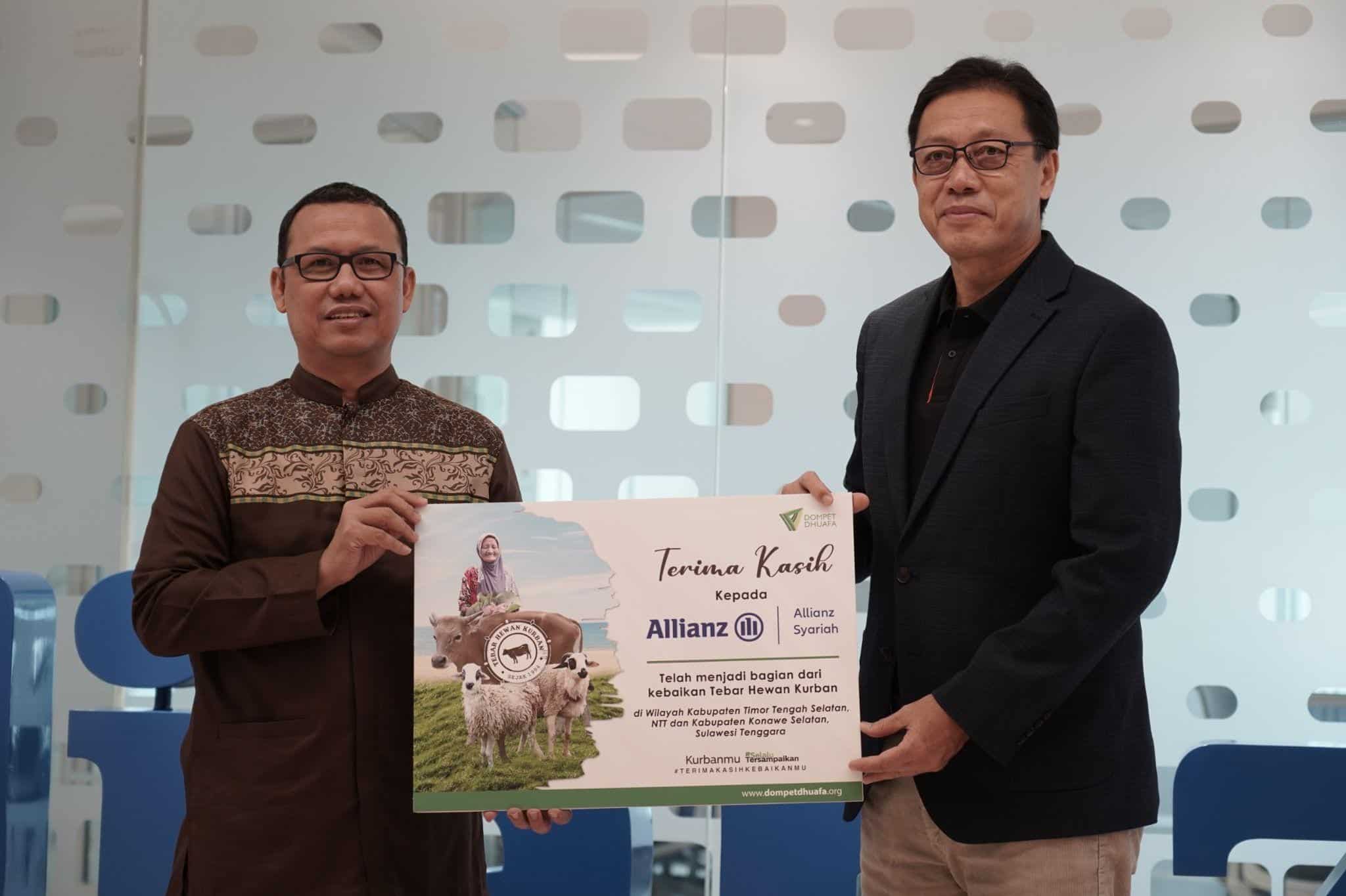 allianz syariah kolaborasi kurban dengan dompet dhuafa1 dompet dhuafa Serah terima kerja sama kurban antara Dompet Dhuafa dengan Allianz Syariah
