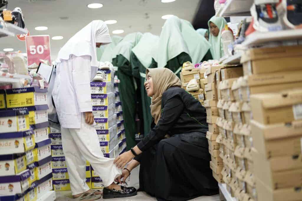 belanjabarengyatim51024x683 dompet dhuafa