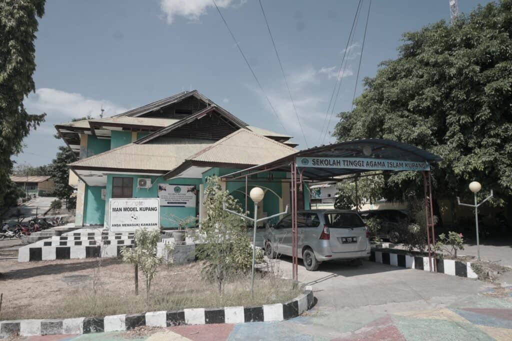 kurban dan cita pendidikan tinggi di ntt 3 dompet dhuafa Sekolah Tinggi Agama Islam (STAI) Kupang, kampus pendidikan tinggi Islam pertama di Kupang, NTT.