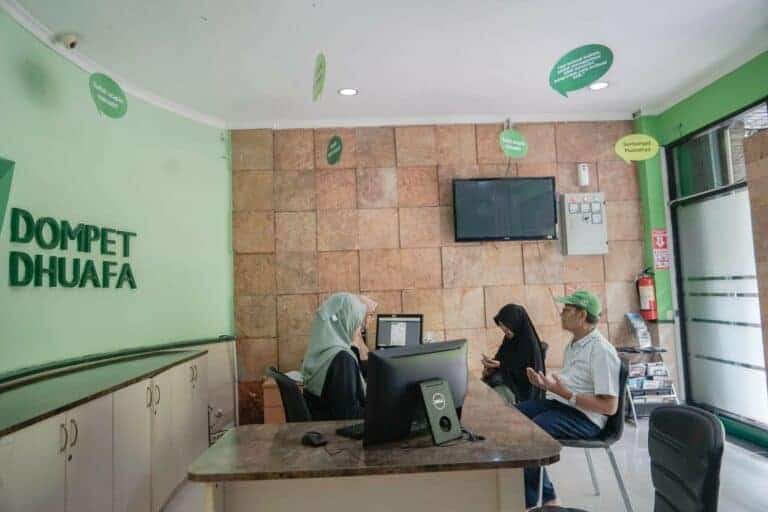 raniberkhidmatmelayanizakatselamaramadan3768x512 dompet dhuafa