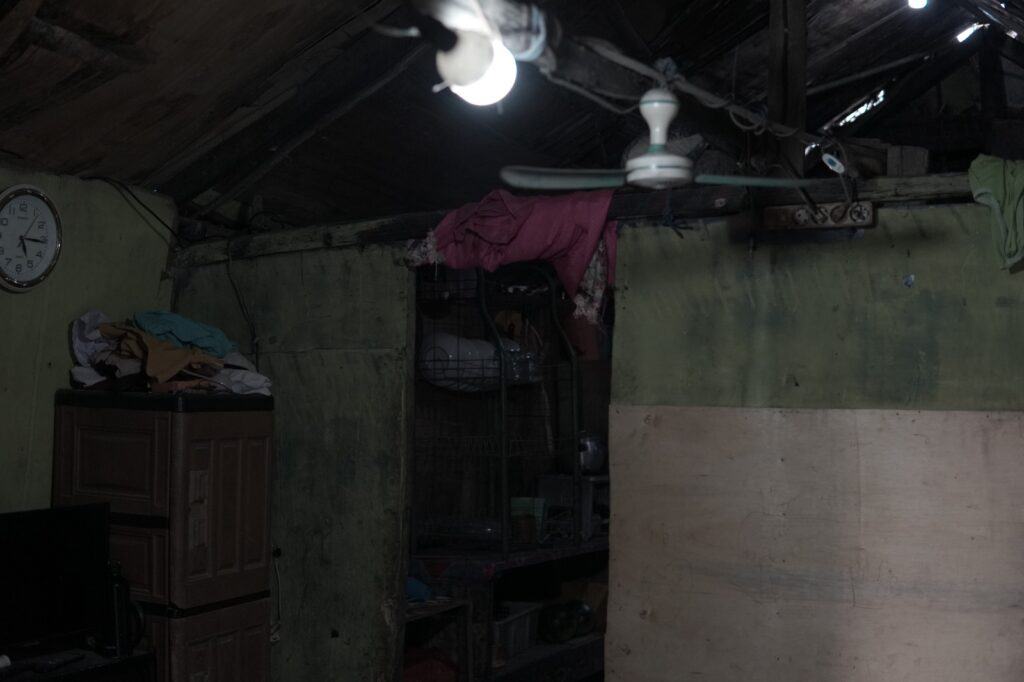 tebar hewan kurban di rote ndao timur ntt 2 dompet dhuafa Kondisi rumah Ibu Arti di Desa Papela, Rote Ndao.