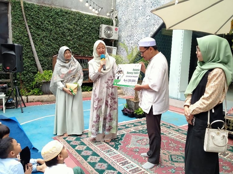 ajak siswa tunaikan zakat fitrah dan muliakan anak yatim5 dompet dhuafa TK Early Step dan SD Bangun Mandiri ajak siswa tunaikan zakat fitrah dan muliakan anak yatim.
