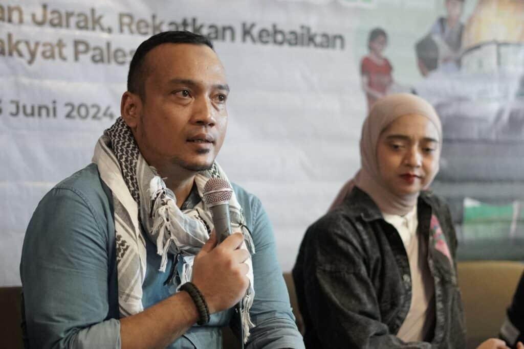 kurban ke palestina4 dompet dhuafa Arif Rahmadi Haryono mengungkapkan manfaat bantuan-bantuan dari masyarakat Indonesia untuk Palestina.