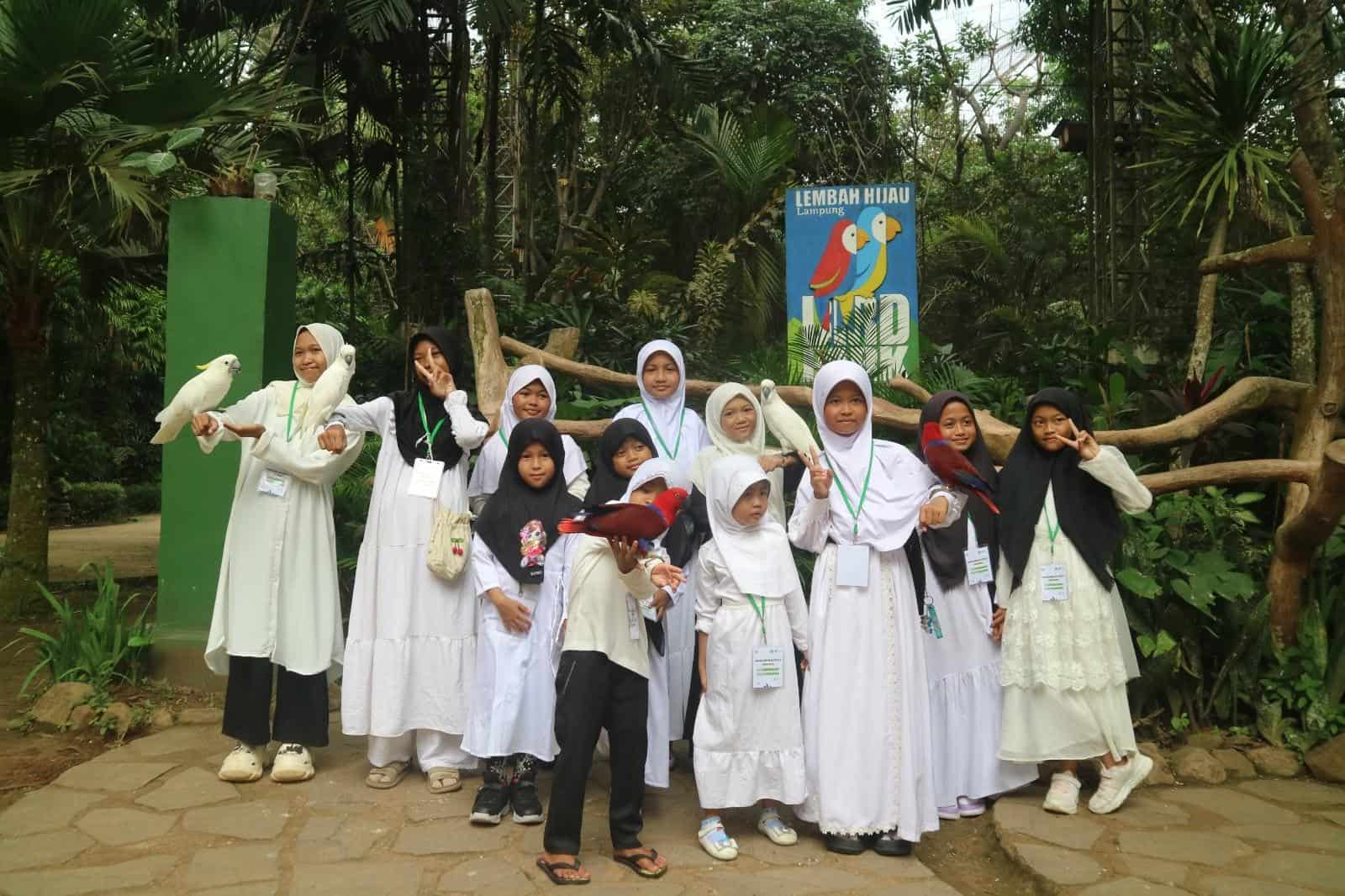 belanja bareng yatim lampung1 dompet dhuafa Anak-anak yatim mengunjungi tempat wisata sekaligus Belanja Bareng Yatim Dompet Dhuafa Lampung.