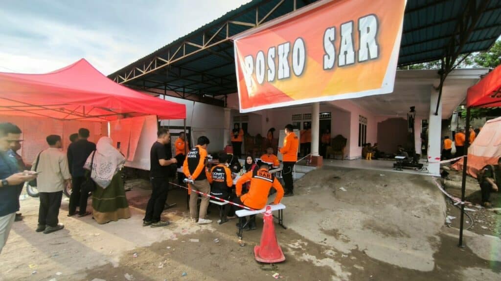banjir dan longsor gorontalo6 dompet dhuafa Situasi koordinasi di Pos SAR (Search and Rescue) Gabungan di wilayah Kota Gorontalo.