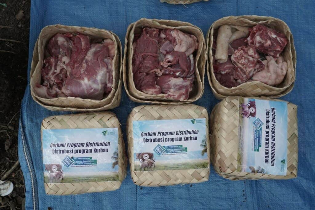 kurban dari muslim di negeri kiwi6 dompet dhuafa Daging kurban yang dikemas dalam besek rotan untuk dibagikan kepada penerima manfaat THK.